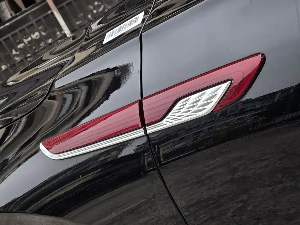 Hongqi Hongqi HS3 PHEV — миниатюра 9