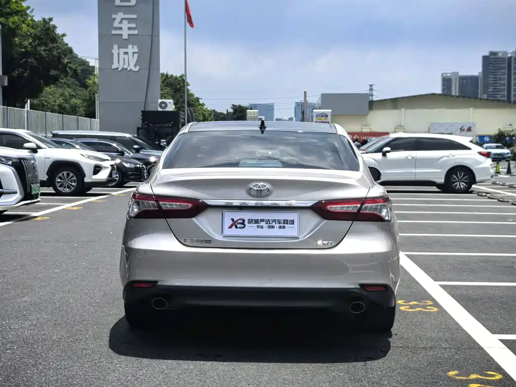 Toyota Camry 2021 2.5G Luxury