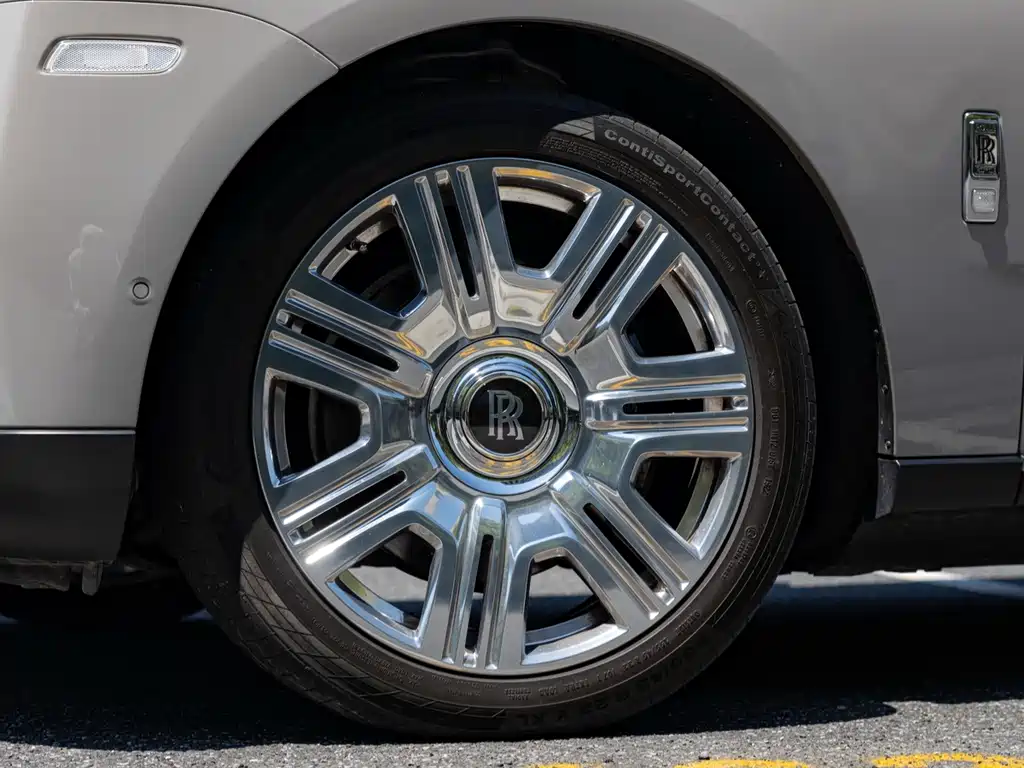 Rolls-Royce Cullinan — миниатюра 9