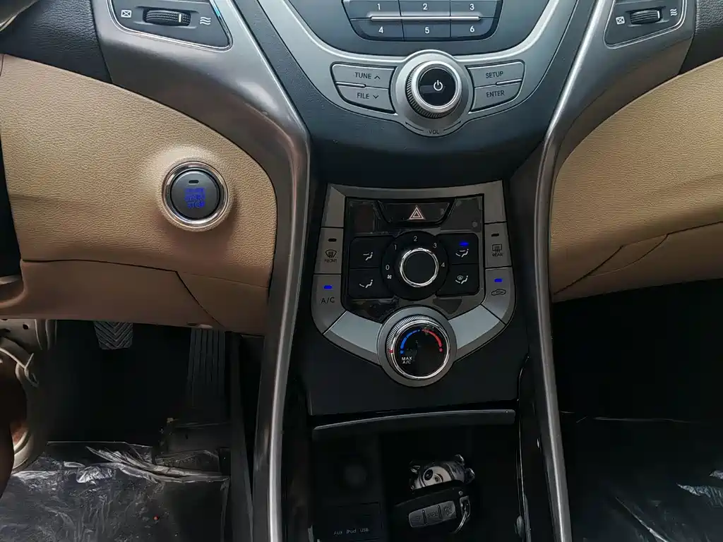 Hyundai Elantra Langdong — миниатюра 9