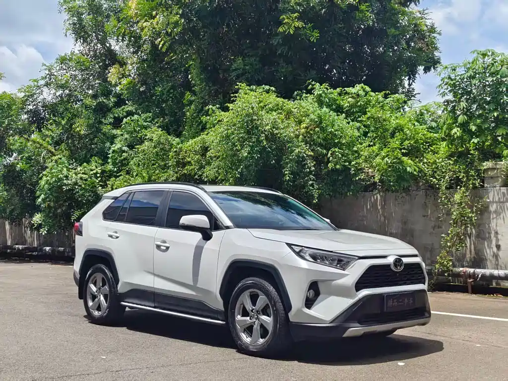 Toyota RAV4 — миниатюра 3