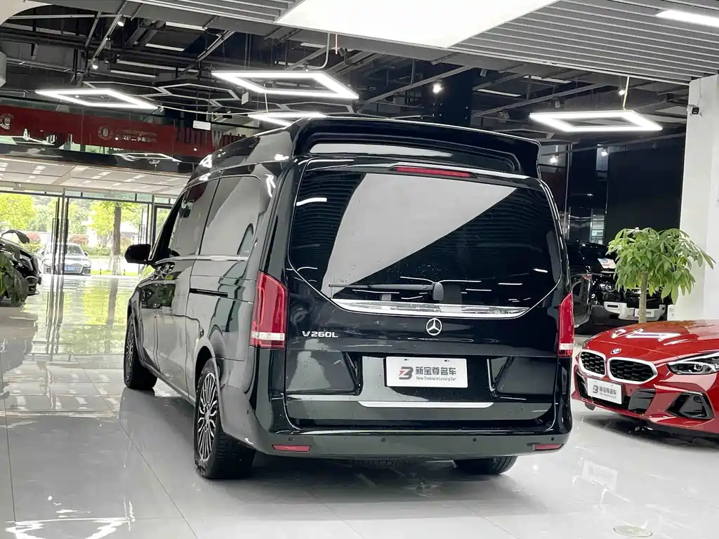 Mercedes-Benz V-Class — миниатюра 11