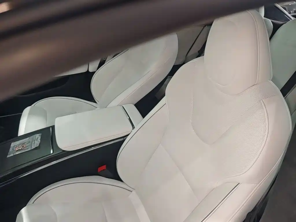 Tesla Model S — миниатюра 11