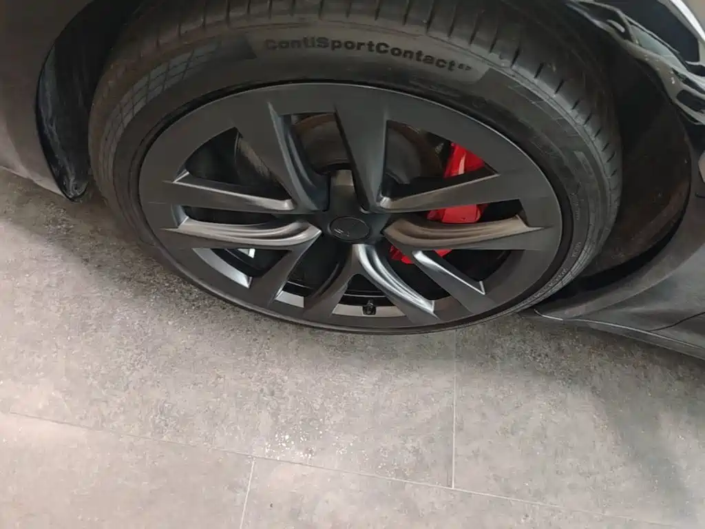 Tesla Model S — миниатюра 25