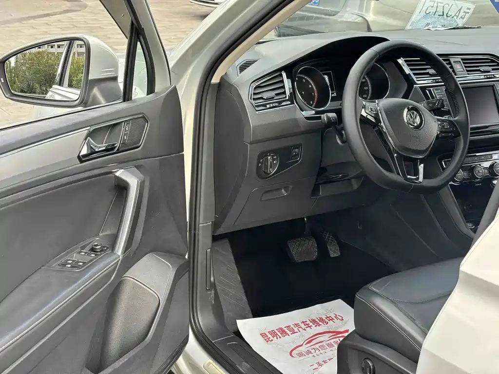 Volkswagen Tiguan L — миниатюра 11