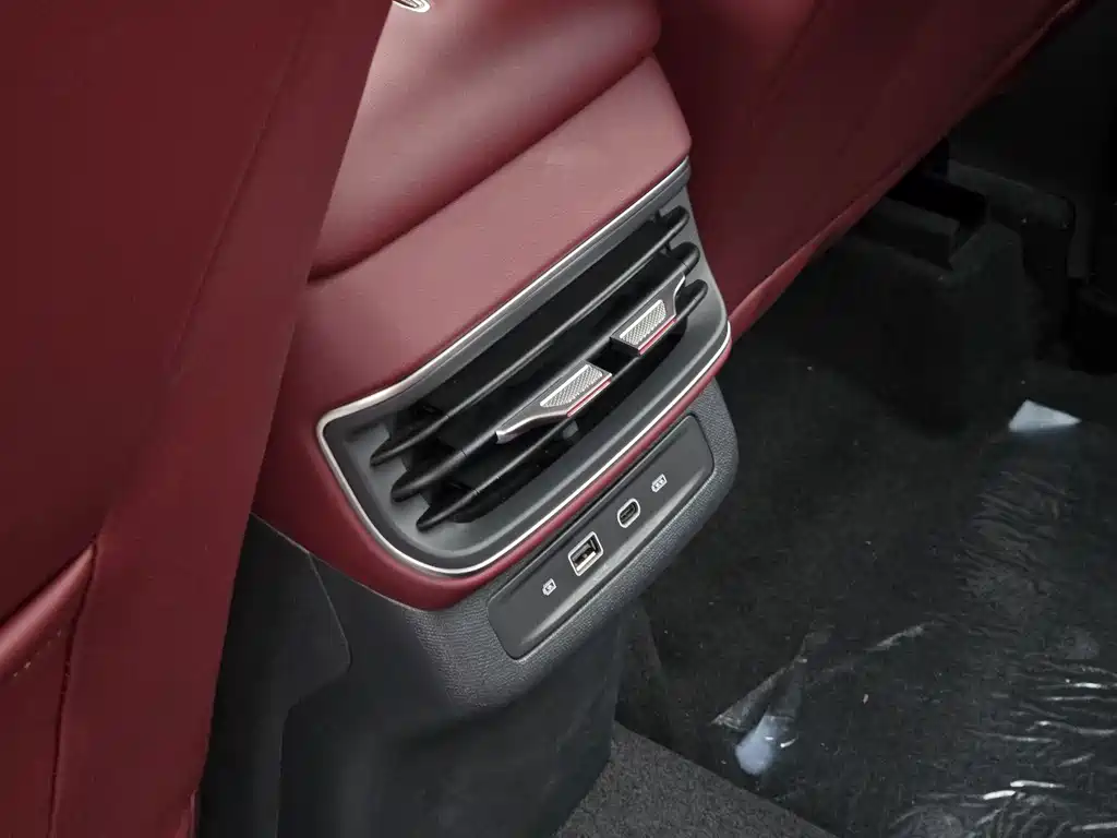 Hongqi Hongqi HS3 PHEV — миниатюра 14