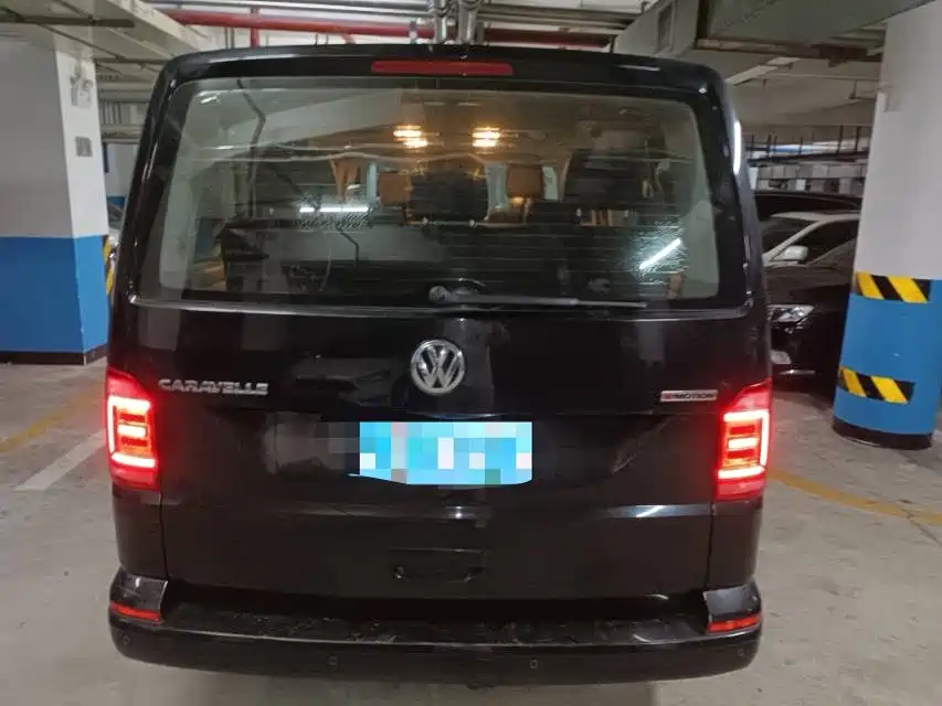 Volkswagen Caravelle — миниатюра 2