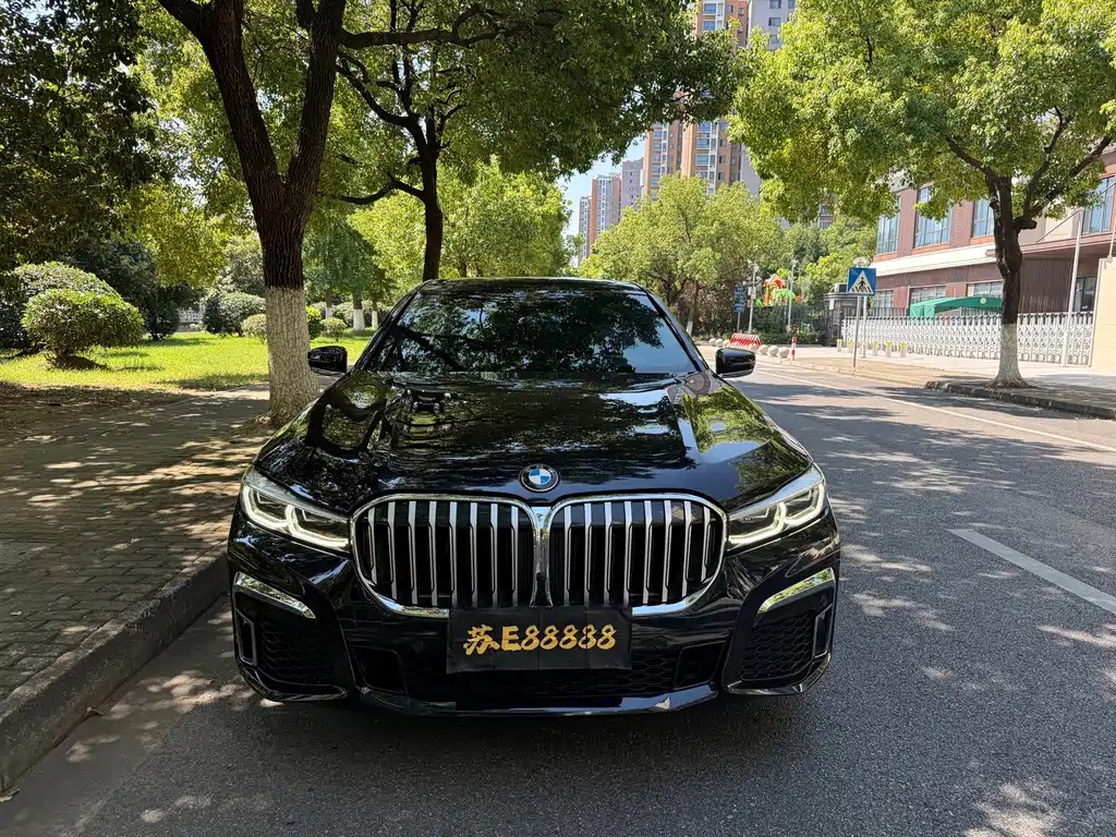 BMW 7 Series — миниатюра 2