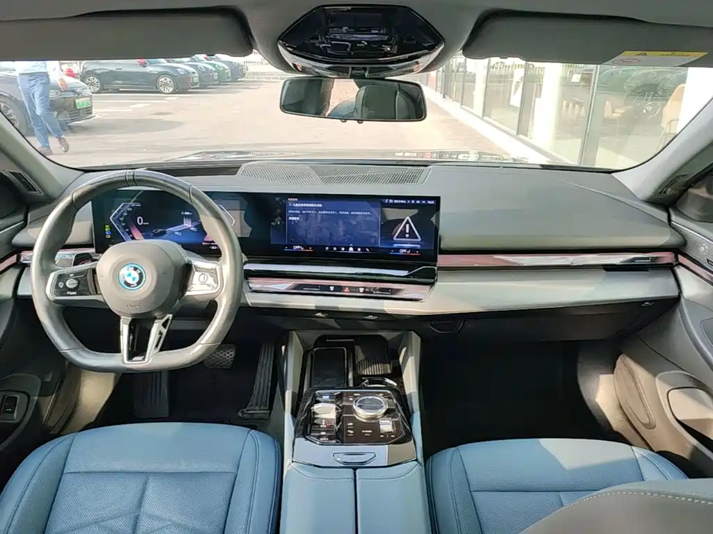 BMW i5 — миниатюра 10