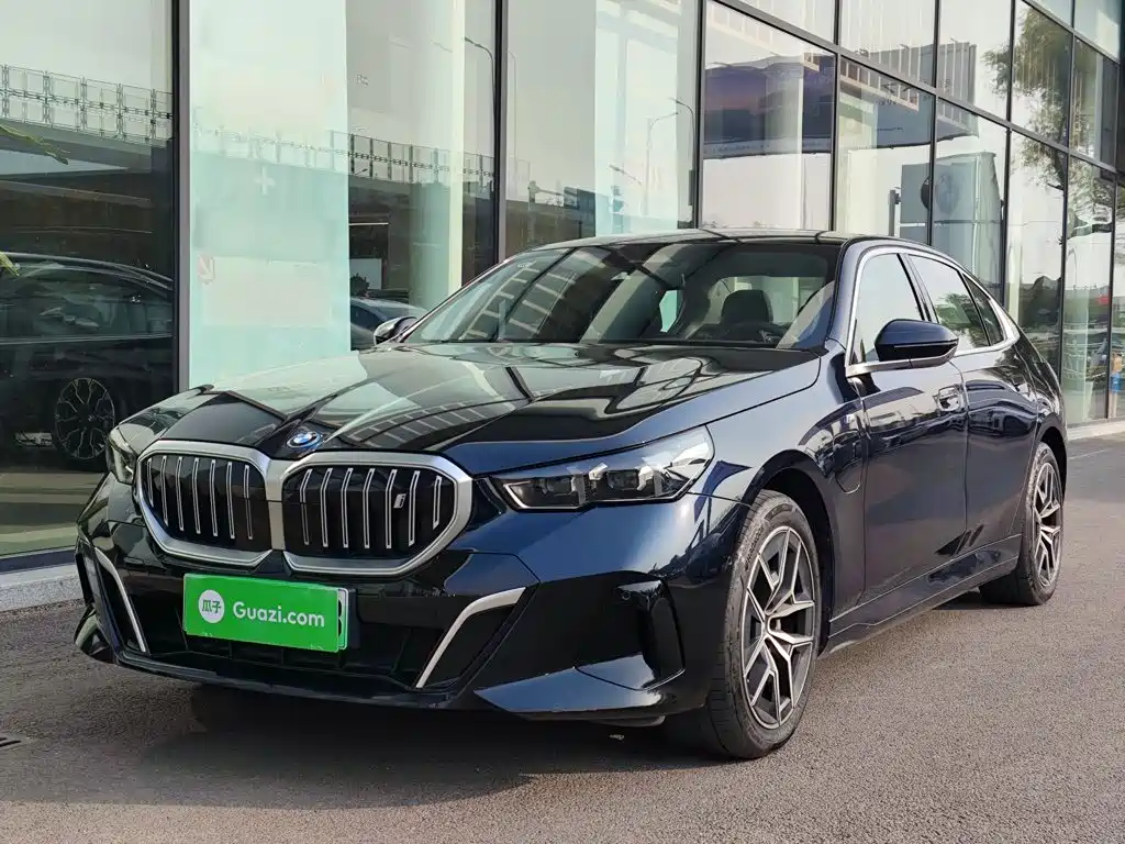 BMW i5