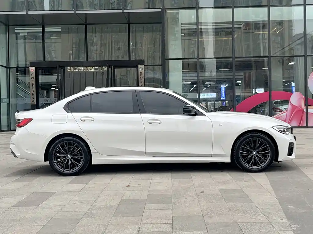 BMW 3 Series — миниатюра 4