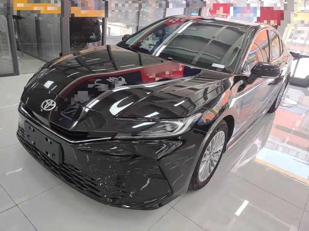 Toyota Camry — миниатюра 2