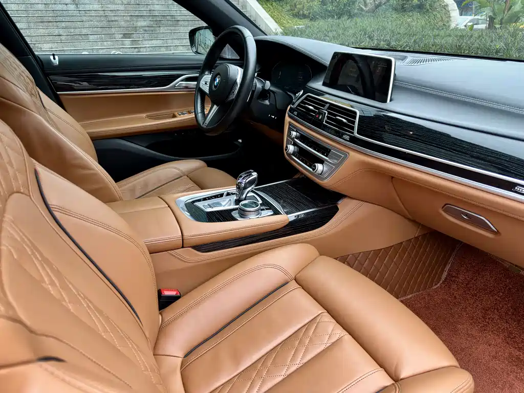 BMW 7 SERIES