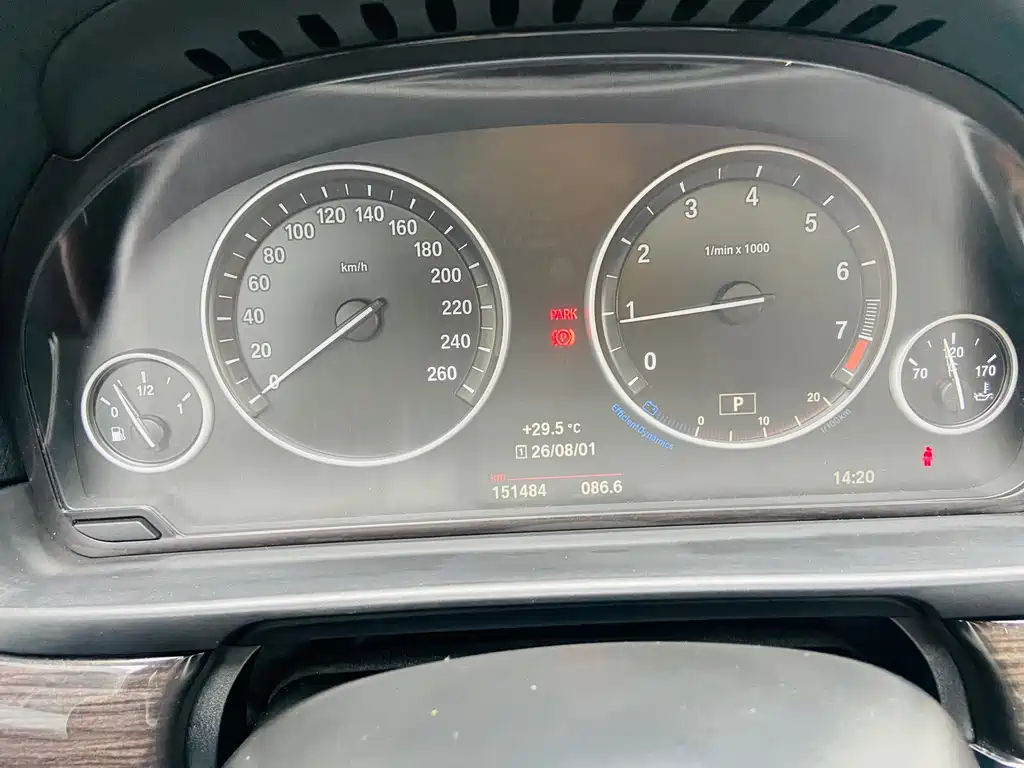 BMW 5 Series — миниатюра 20