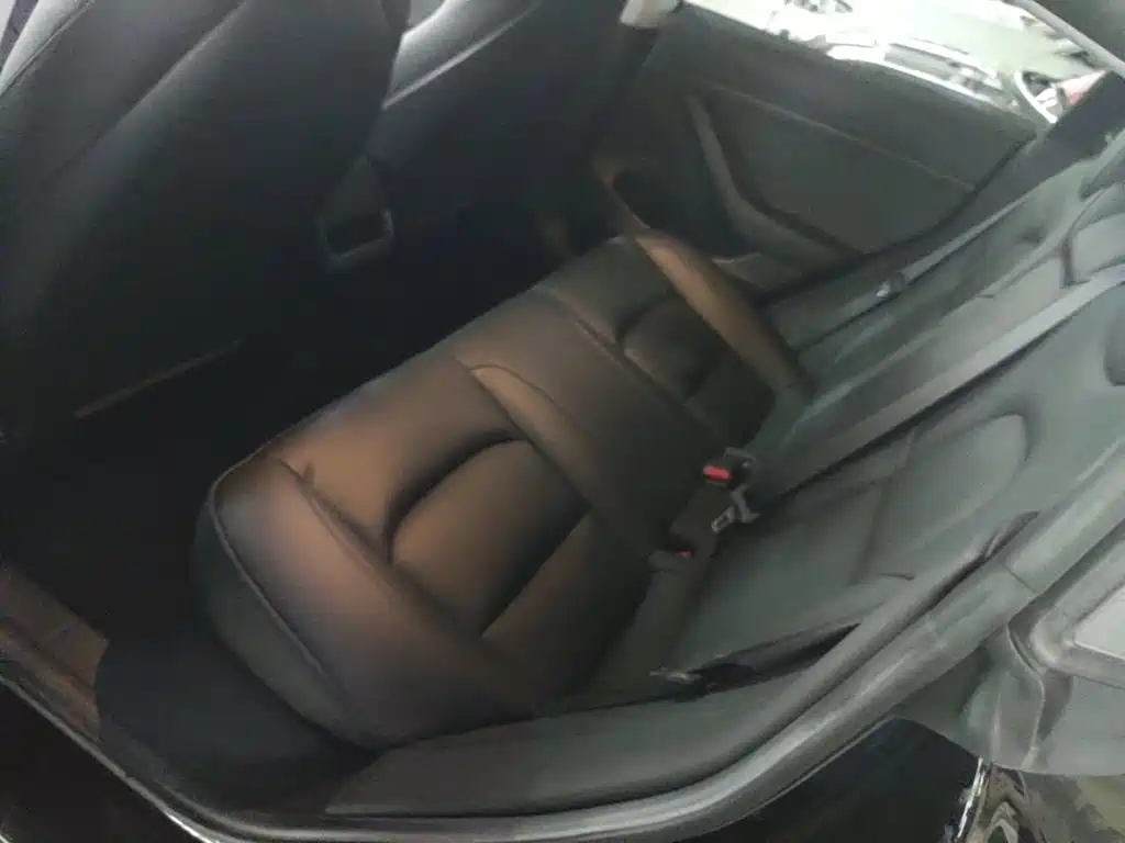 Tesla Model 3 — миниатюра 17