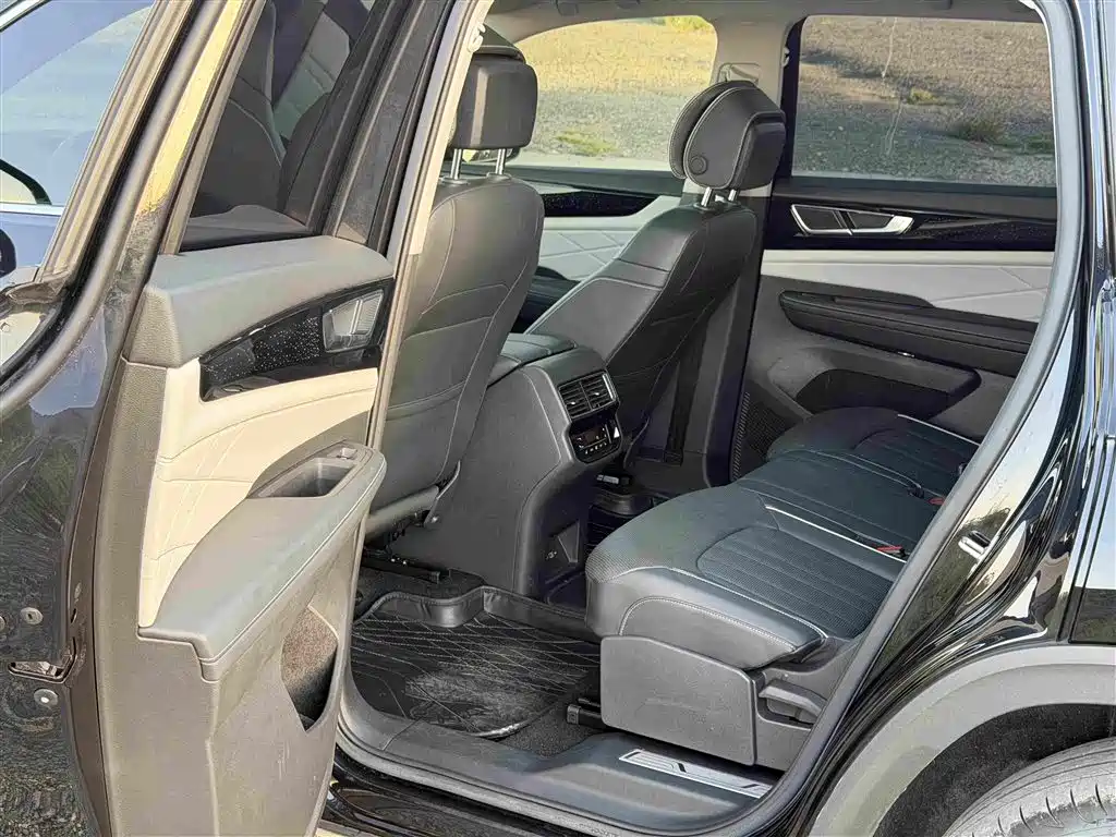 Volkswagen Teramont — миниатюра 8