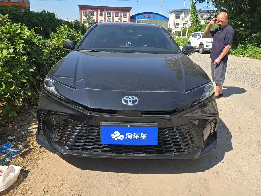 Toyota Camry — миниатюра 2