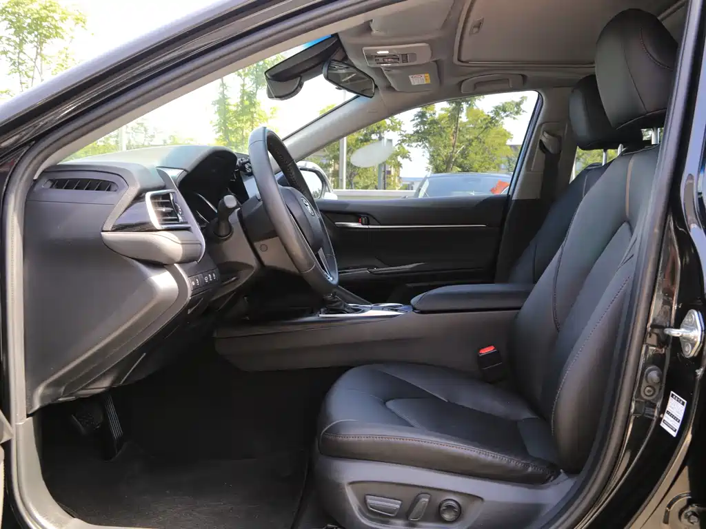 Toyota Camry — миниатюра 13