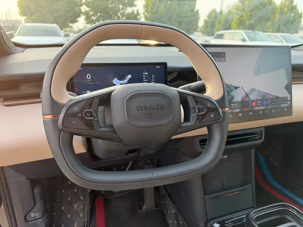 Lynk & Co 20 — миниатюра 5