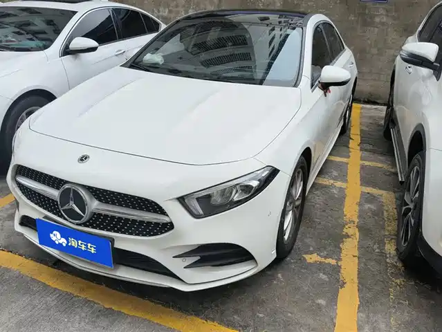 MERCEDES-BENZ A CLASS 2021