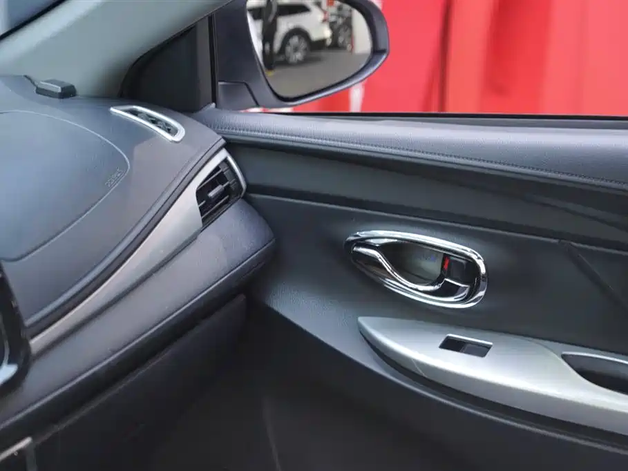 TOYOTA YARIS L ZHIXUAN