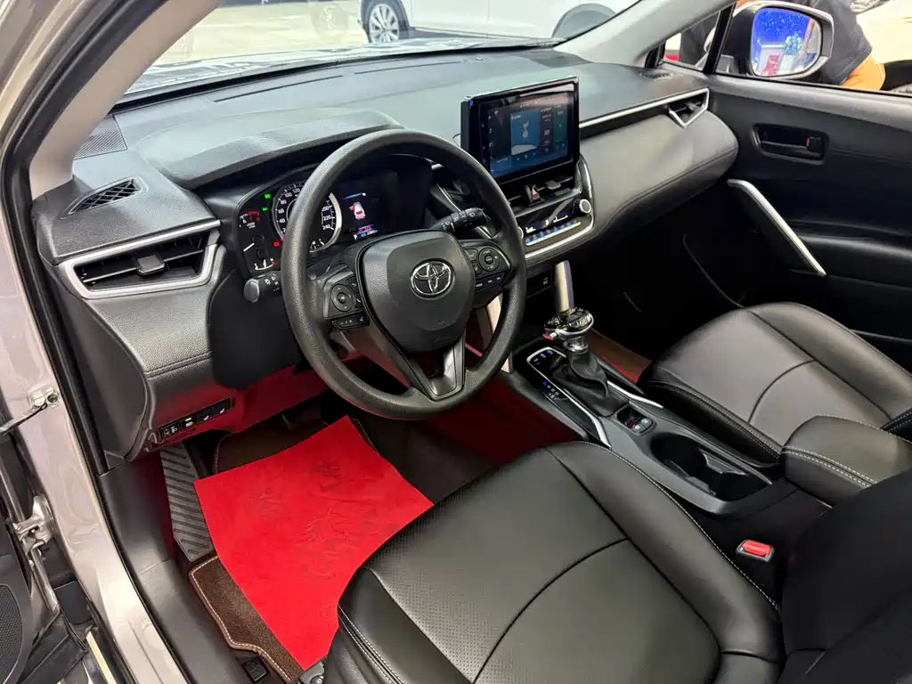 Toyota Corolla Cross — миниатюра 12
