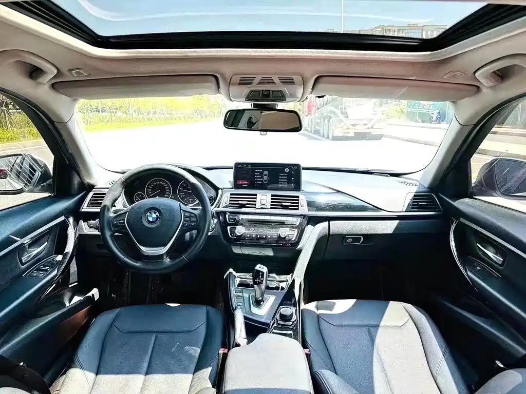 BMW 3 Series — миниатюра 4
