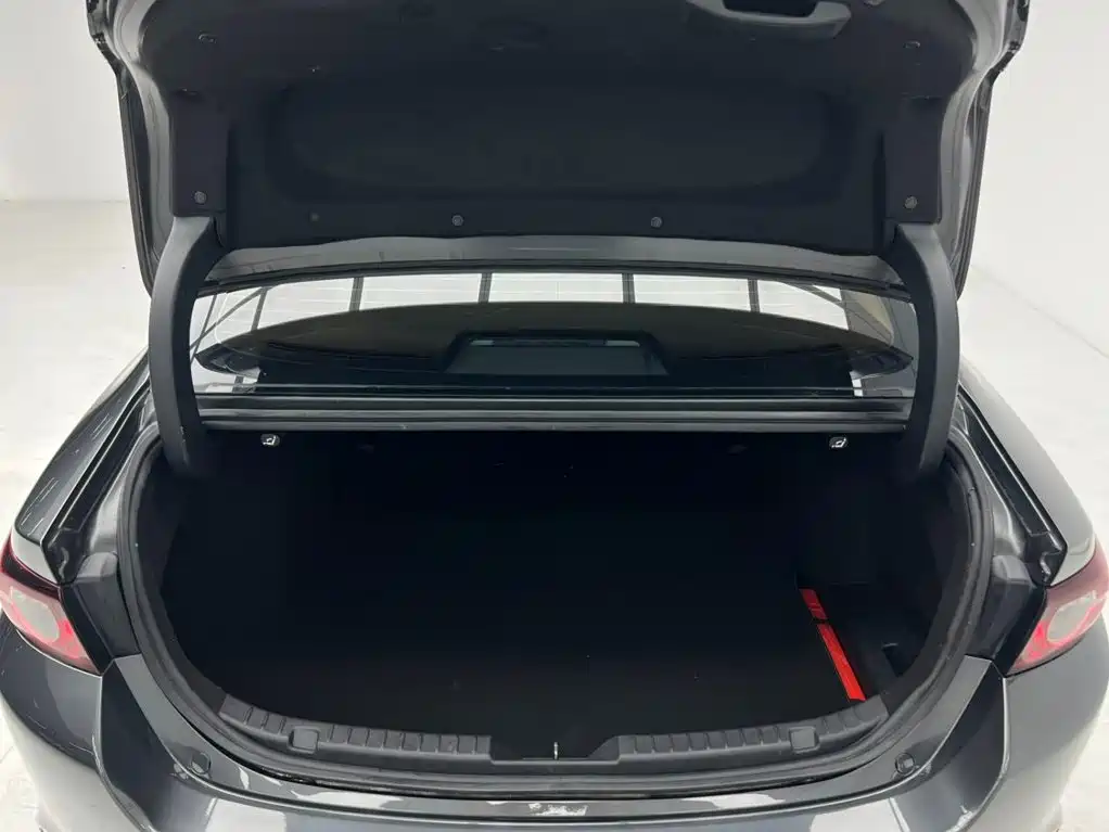 Mazda 3 Axela — миниатюра 20