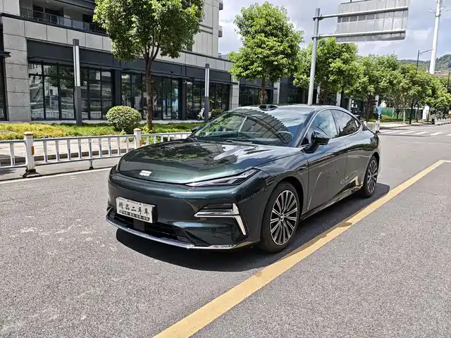 2025 Geely Galaxy Xingyao 8