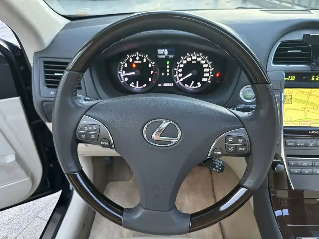 Lexus ES — миниатюра 8