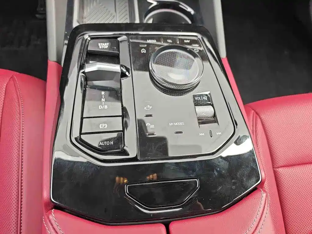 BMW i5 — миниатюра 13