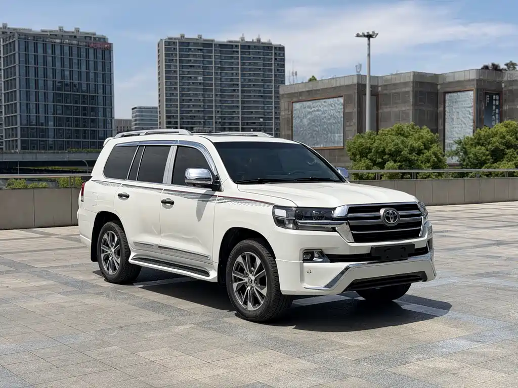 Toyota Land Cruiser 2018 4.6L AT