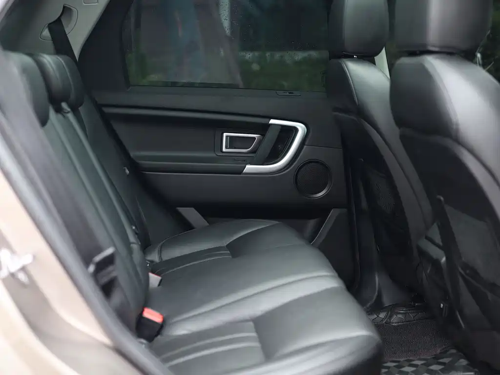 Land Rover Discovery Sport — миниатюра 32