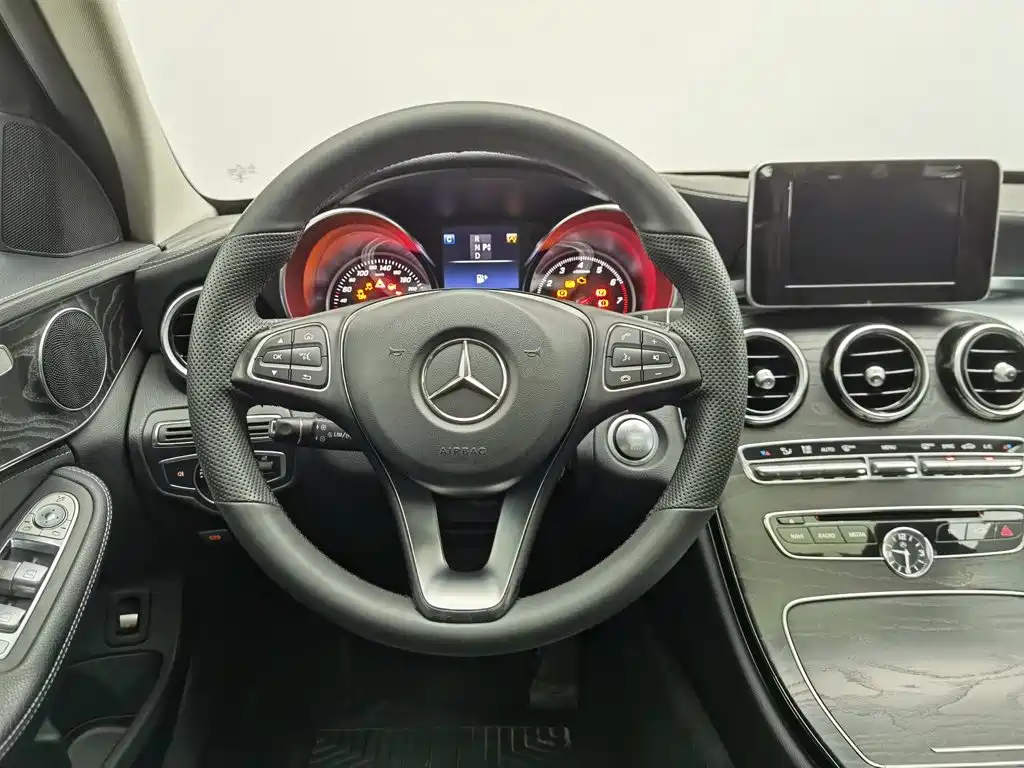 Mercedes-Benz C-Class — миниатюра 11