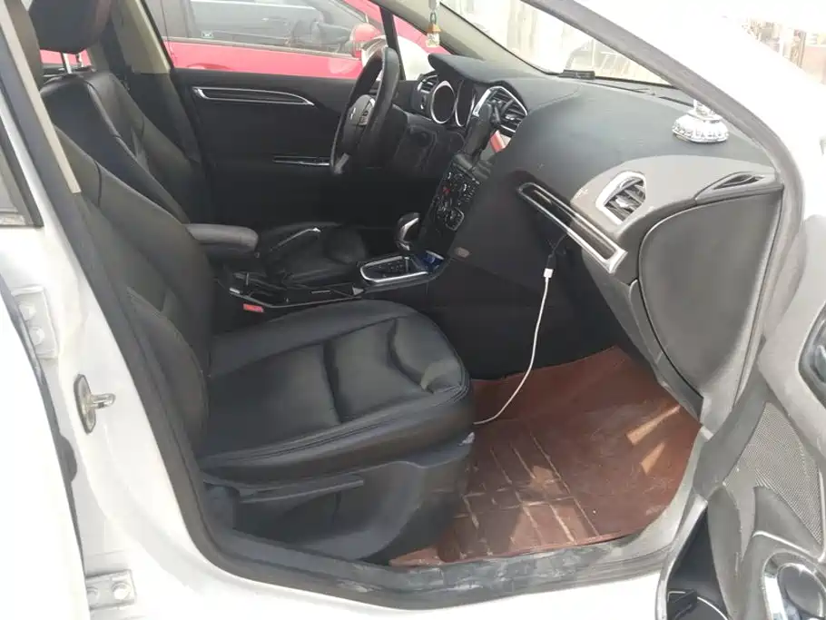 Citroen C4L — миниатюра 8