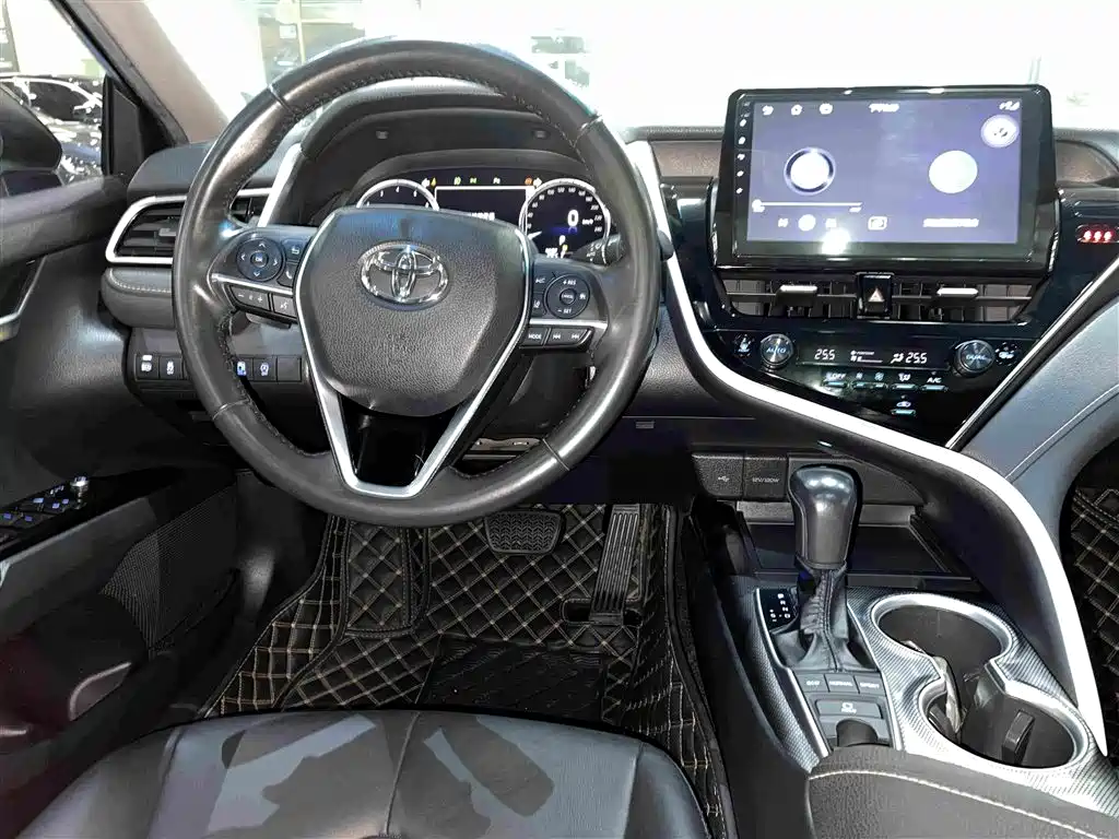 Toyota Camry — миниатюра 11