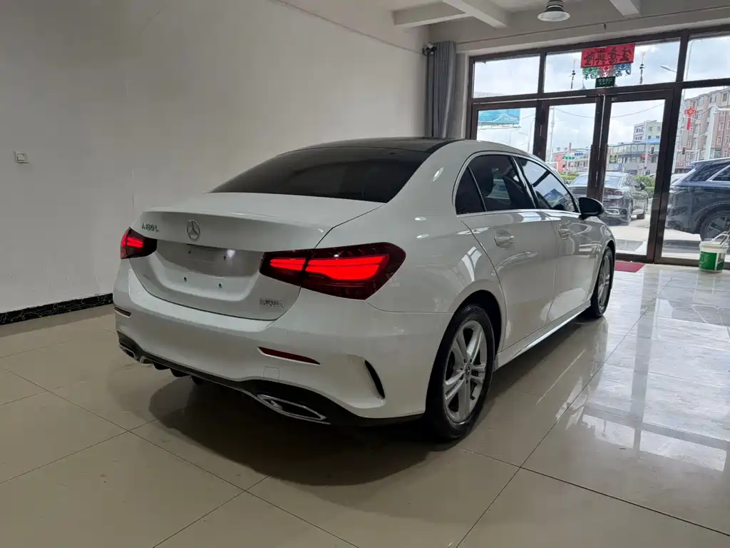 Mercedes-Benz A-Class — миниатюра 6