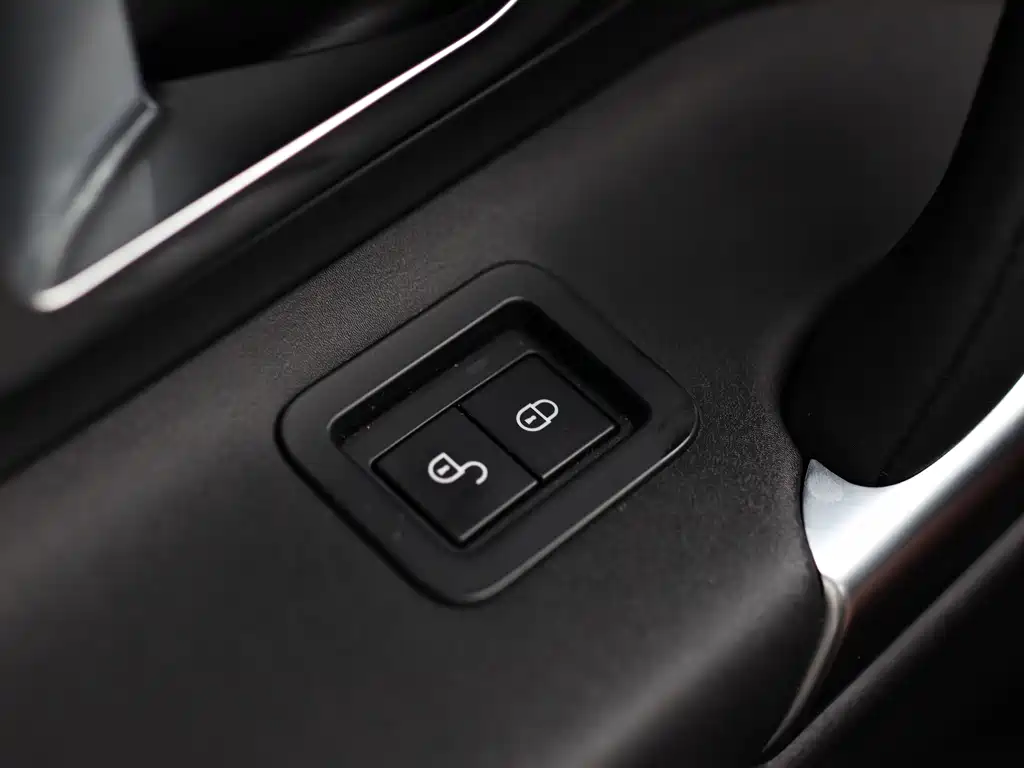 Land Rover Discovery Sport — миниатюра 20