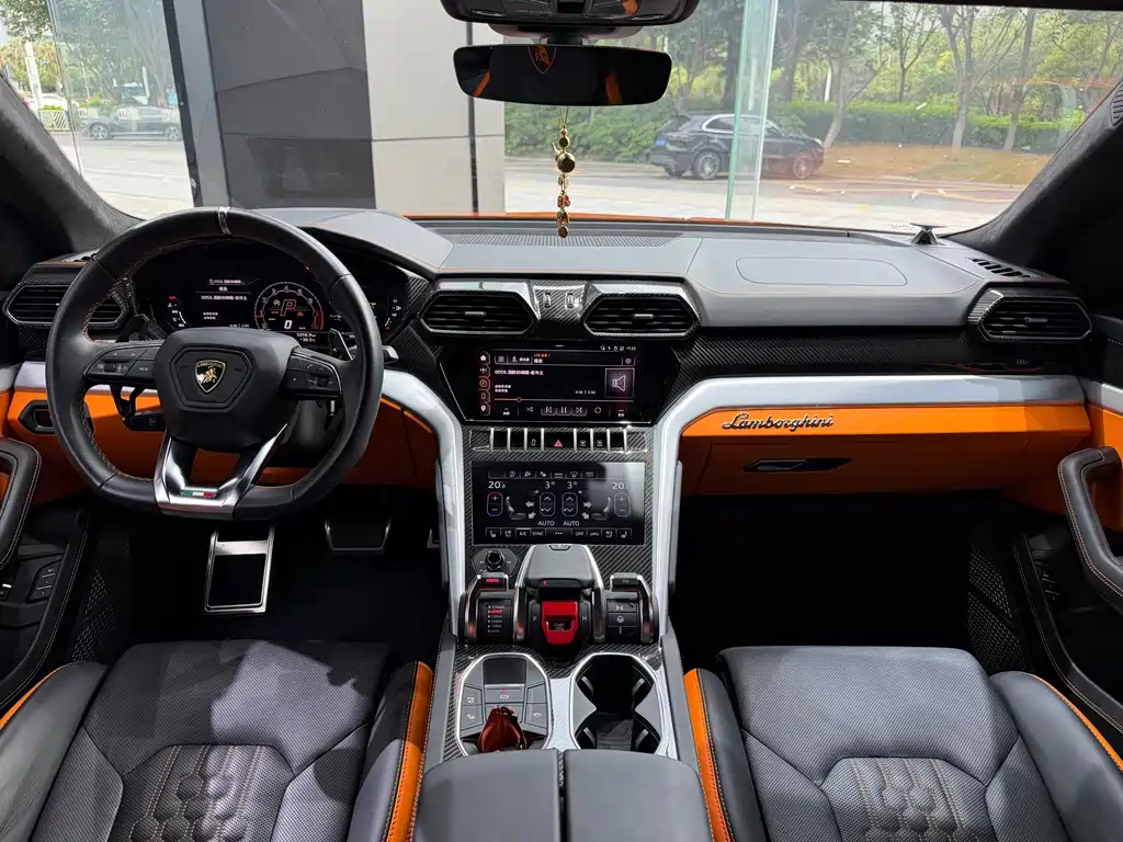 Lamborghini Urus — миниатюра 6