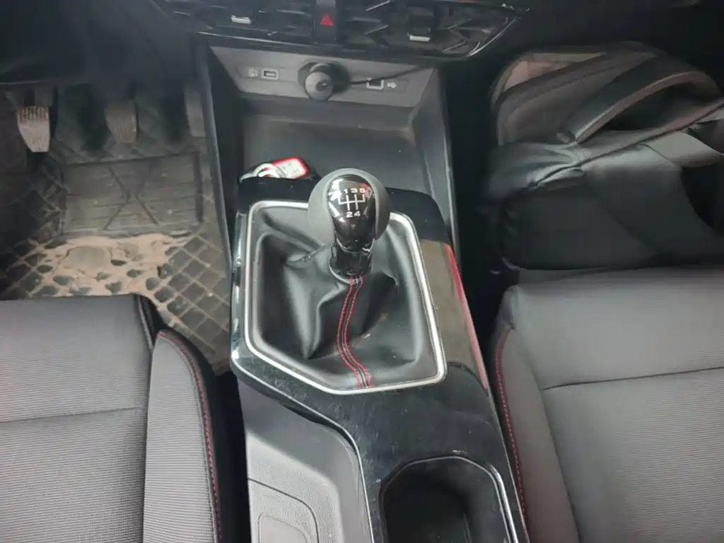 MG MG5 — миниатюра 14