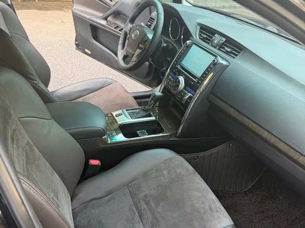 Toyota Reiz — миниатюра 10