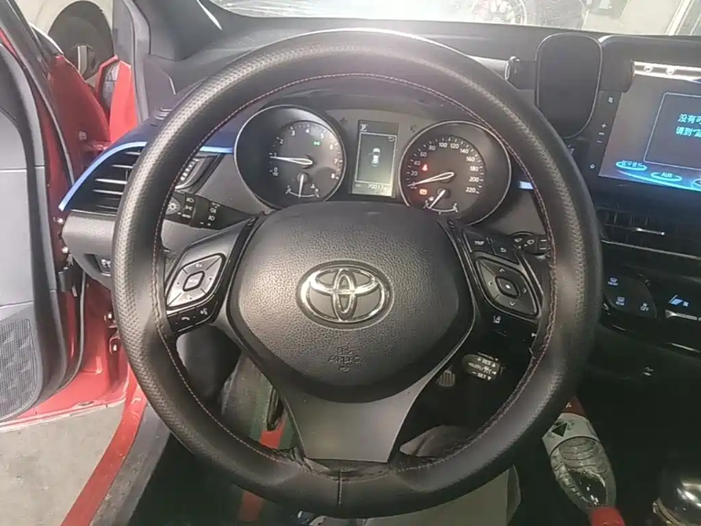Toyota C-HR — миниатюра 11
