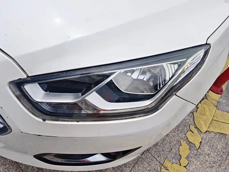 Ford Escort 2015 1.5L AT Fashion