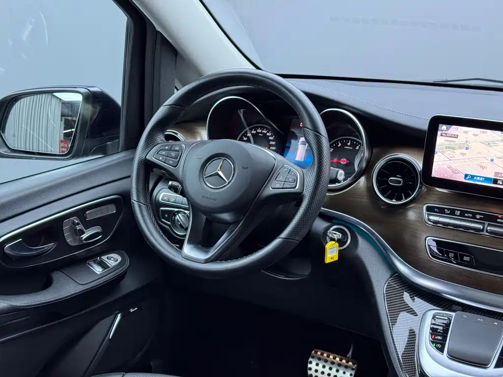 Mercedes-Benz V-Class — миниатюра 16
