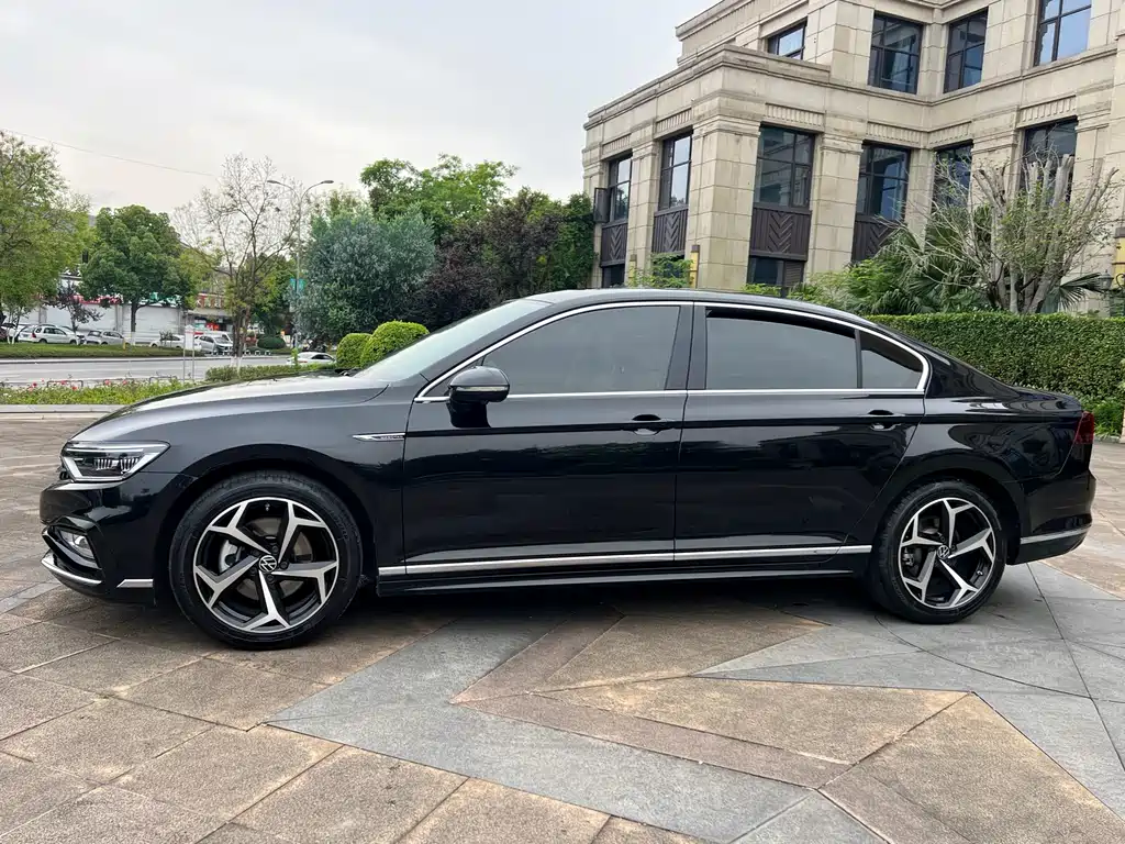 Volkswagen Magotan 2023 200 330TSI DSG Luxury