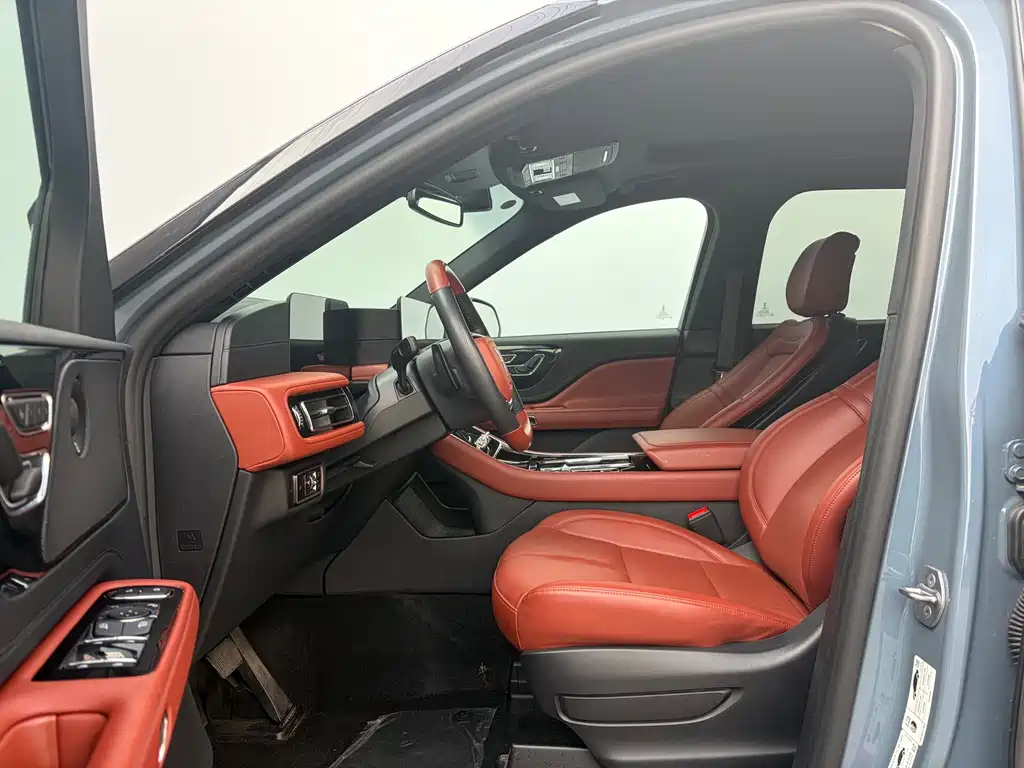 Lincoln Aviator — миниатюра 12