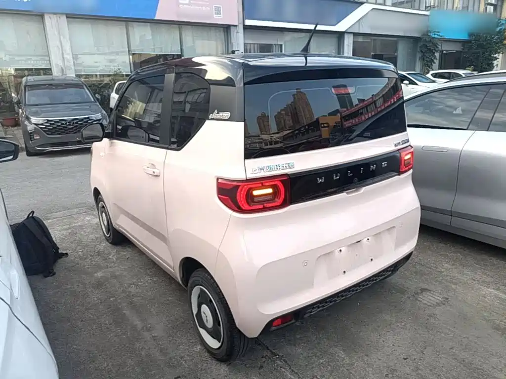 Wuling MINIEV — миниатюра 5