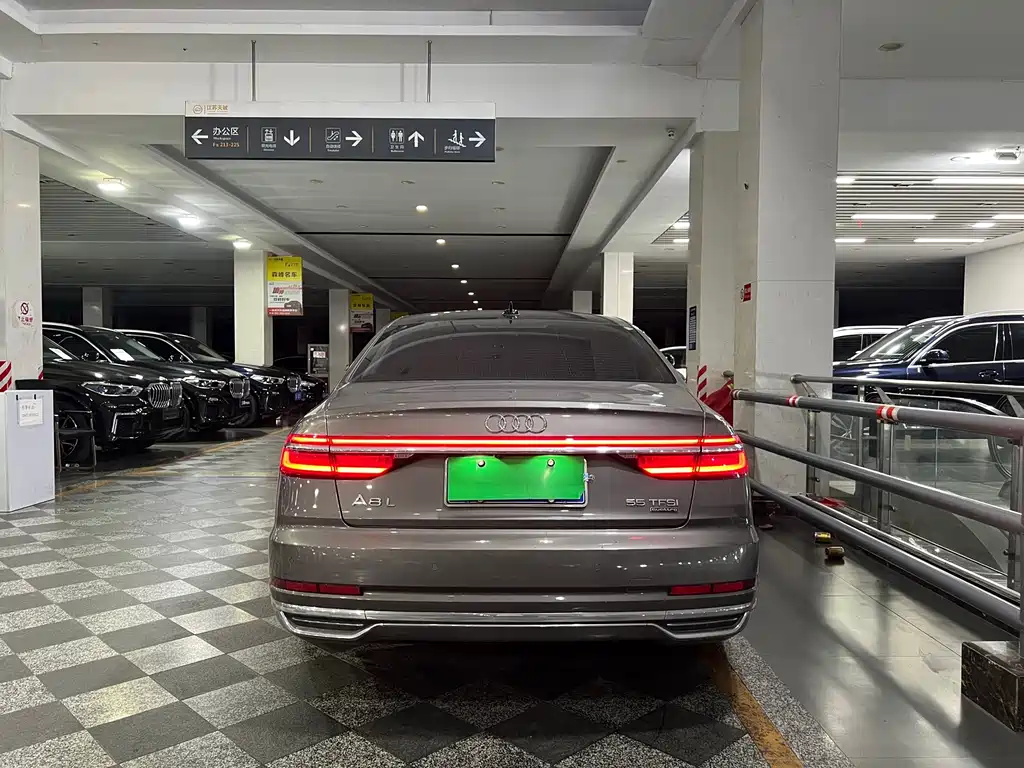 Audi A8 — миниатюра 5