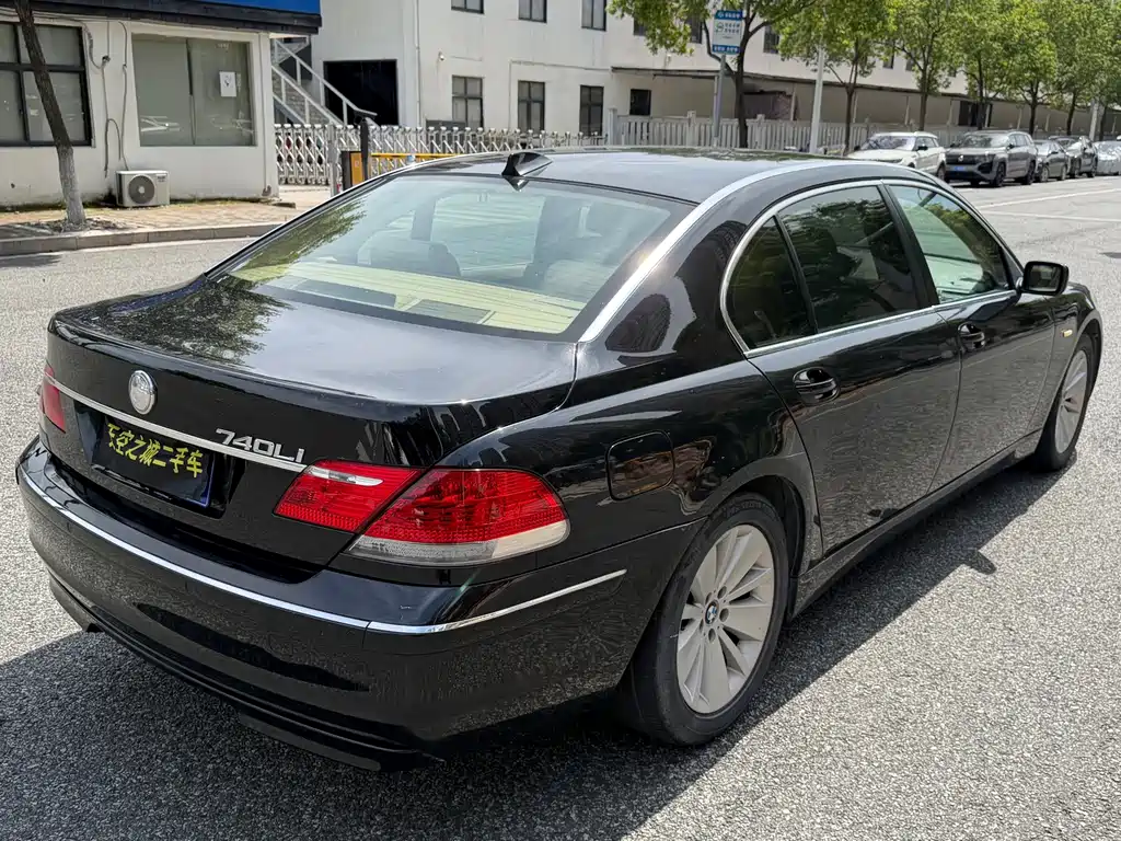 BMW 7 Series — миниатюра 20
