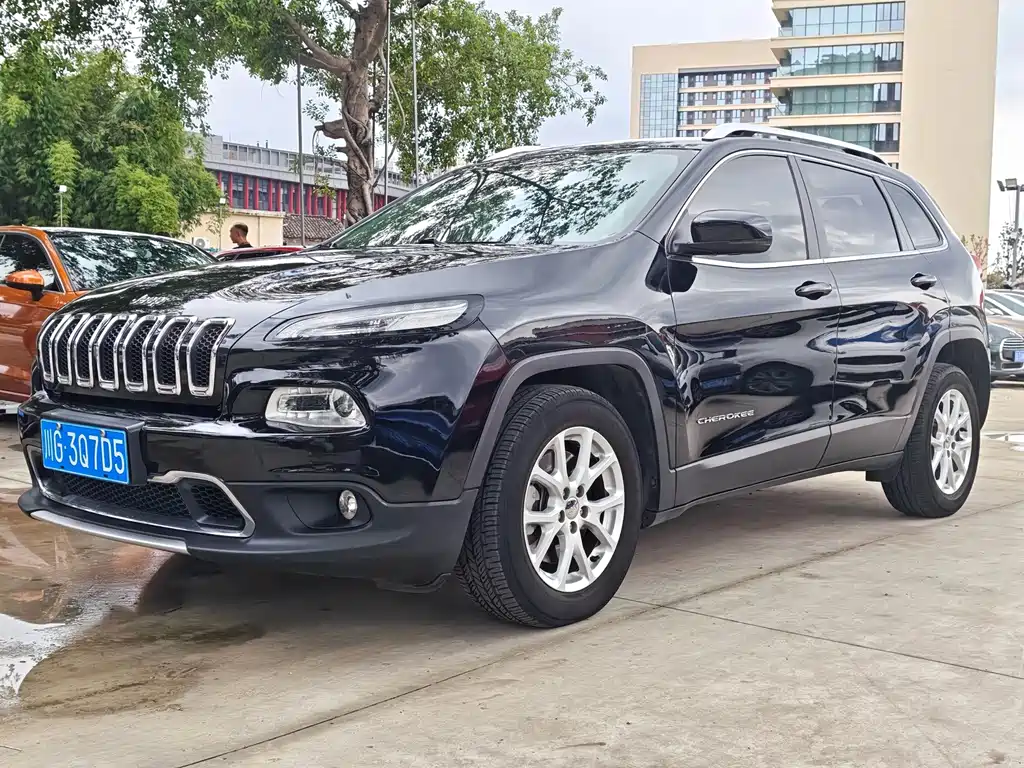2017 Jeep Cherokee - zdjęcie 1 z 13